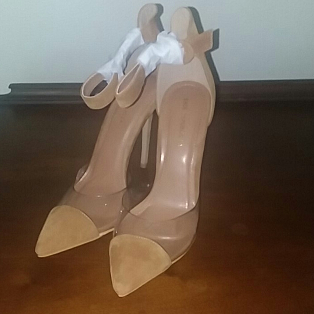 NIB! 5.2 Inch Tan suede toe clear pump with ankle strap